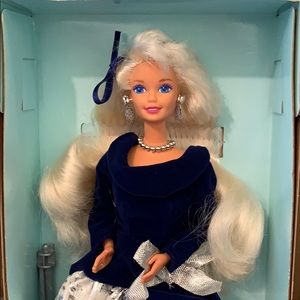 1995 Special Edition Winter Velvet Barbie
